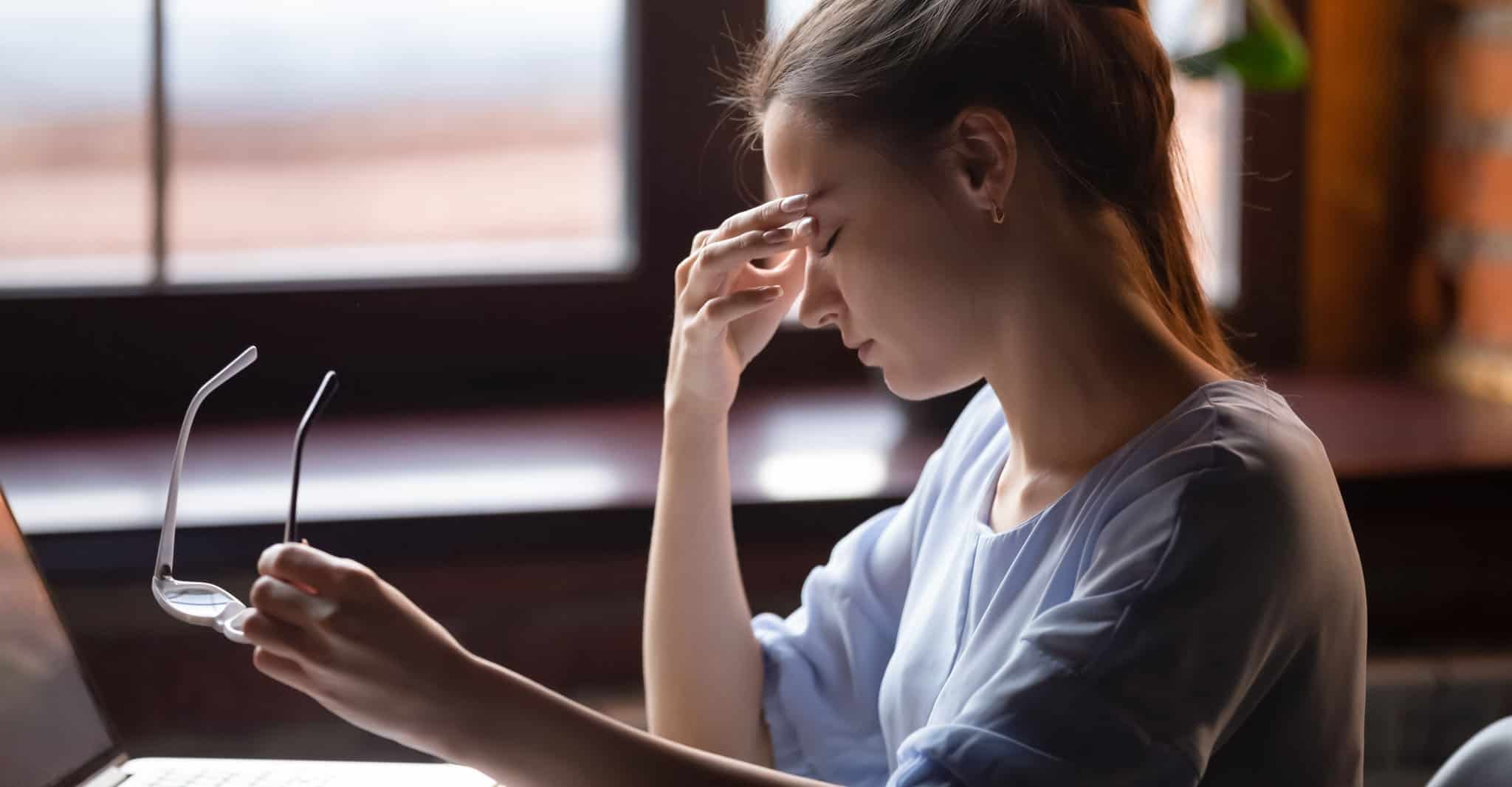 woman with dry eyes